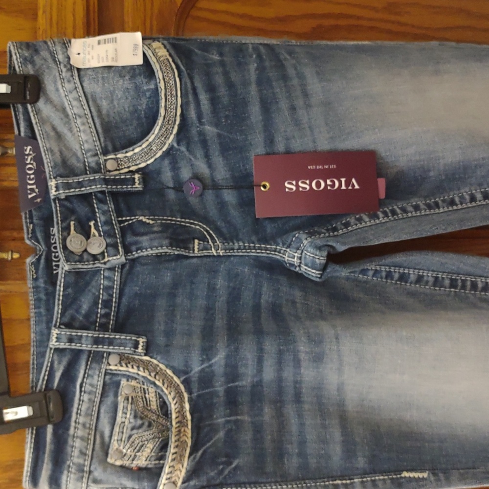 Vigoss Brand Women’s Size 3 /4 Regular 41 inches long and 15 inches wide. New.